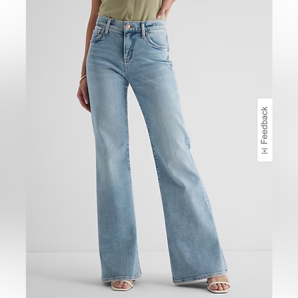 Mid Rise Light Wash '70s Flare Jeans